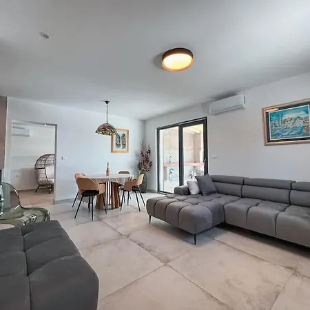 Padre Villa Split